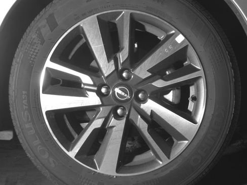Used 2025 Nissan Versa SV FWD image 16