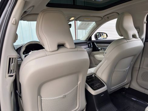 Used 2024 Volvo S90 T8 Ultimate image 35