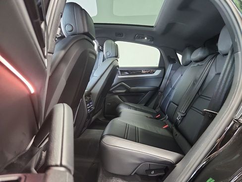 Certified 2025 Porsche Cayenne S AWD/4WD image 11