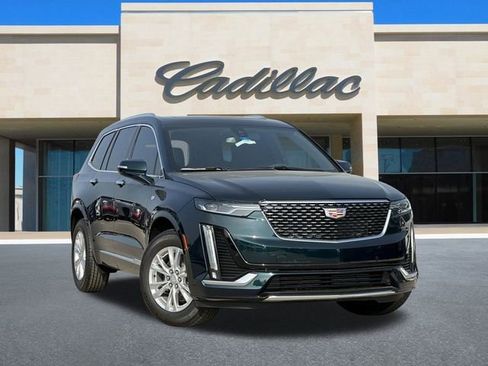 New 2025 Cadillac XT6 Luxury image 2