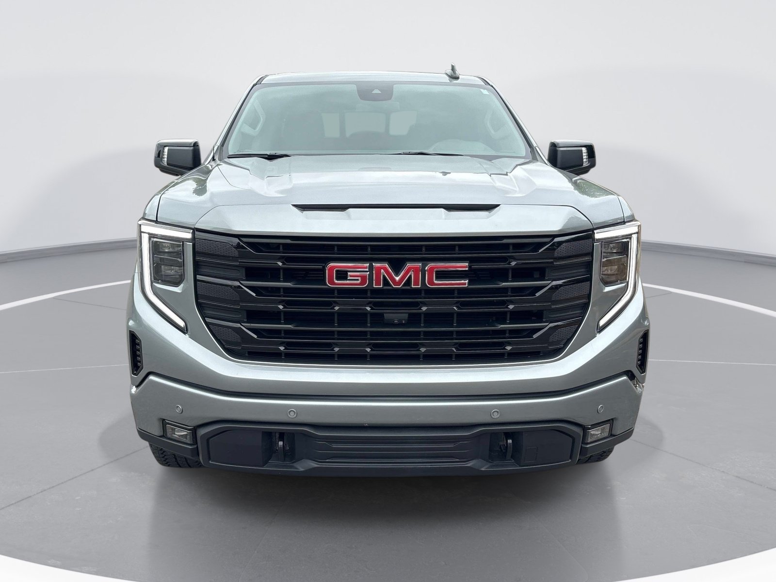 Used 2025 GMC Sierra 1500 Elevation w/ Preferred Package AWD/4WD image 2