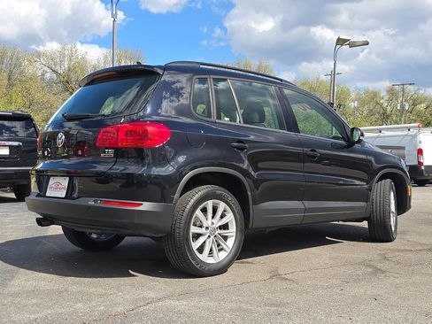 Used 2017 Volkswagen Tiguan S image 8