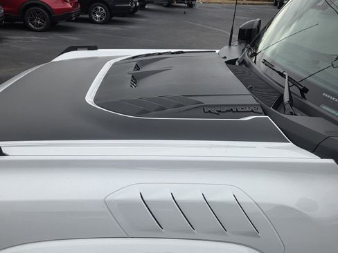 New 2025 Ford Bronco Raptor image 9