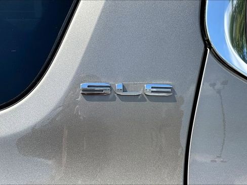 Certified 2023 GMC Acadia SLE image 33