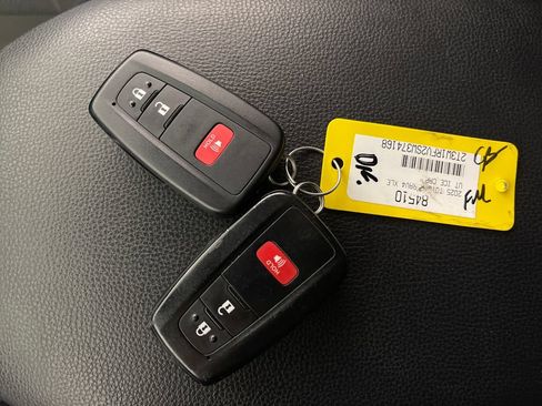 Certified 2025 Toyota RAV4 XLE FWD image 24