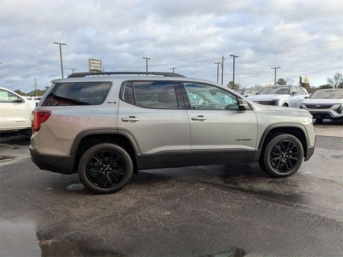 Certified 2023 GMC Acadia SLE w/ Driver Convenience Package image 5