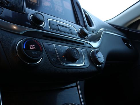 Used 2015 Chevrolet Impala LT w/ Convenience Package image 30