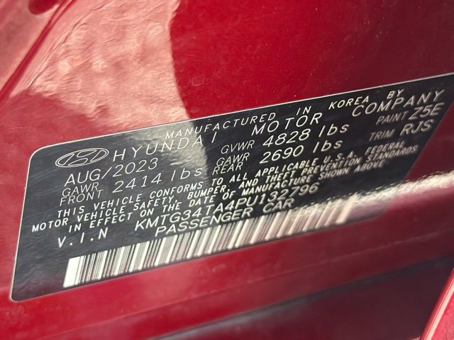 Used 2023 Genesis G70 2.0T AWD/4WD image 23