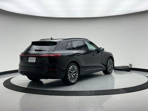 Used 2024 Audi Q8 e-tron Prestige w/ Prestige Package image 7