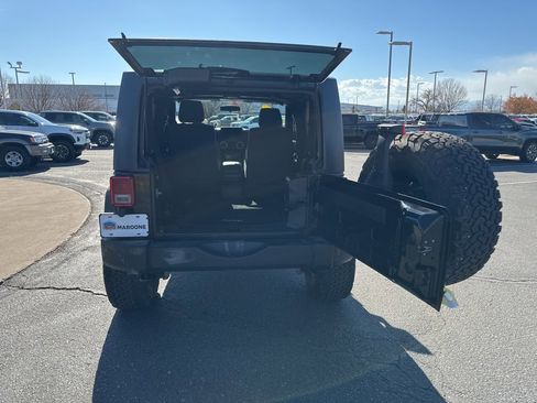 Used 2012 Jeep Wrangler Rubicon w/ PWR Convenience Group image 16