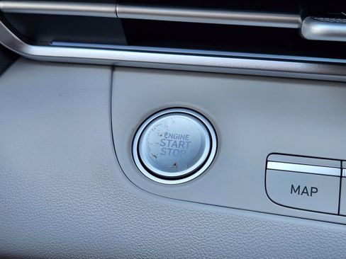 New 2026 Hyundai Elantra Limited FWD image 15