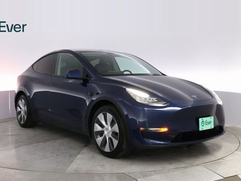 Used 2021 Tesla Model Y Long Range image 4