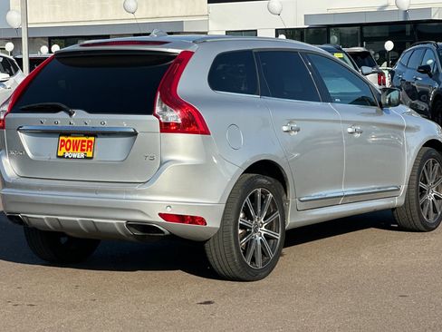Used 2016 Volvo XC60 T5 Premier w/ Proximity Package image 4