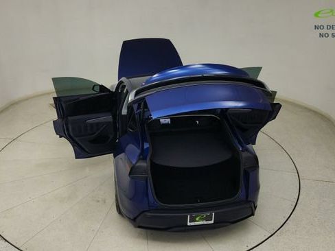 Used 2026 Tesla Model Y 2WD image 34