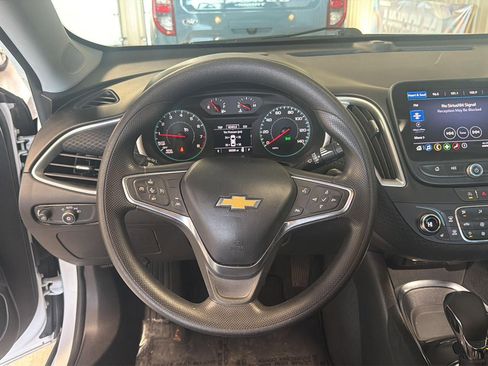 Used 2024 Chevrolet Malibu LT image 19