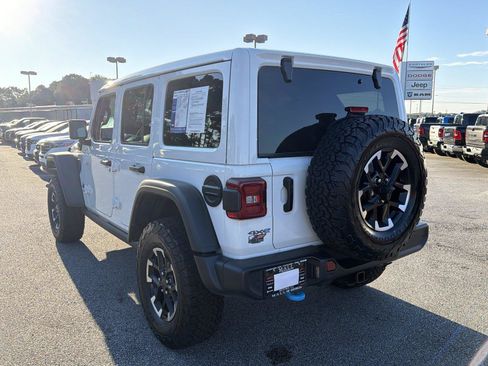 Used 2025 Jeep Wrangler Unlimited Rubicon 4xe w/ Safety Group AWD/4WD image 7