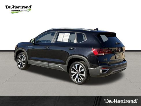 Used 2022 Volkswagen Taos SE image 7