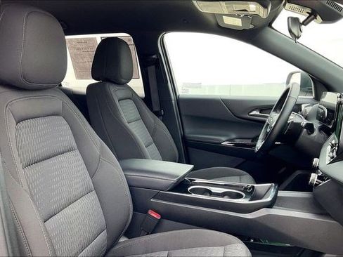 Used 2025 Chevrolet Equinox LT image 7