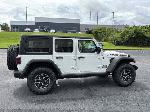 Used 2024 Jeep Wrangler Unlimited Rubicon AWD/4WD image 7