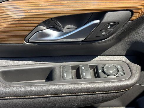 Used 2020 GMC Terrain SLE w/ Driver Convenience Package FWD image 14