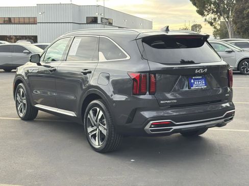 Used 2023 Kia Sorento EX image 4