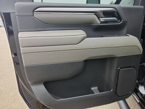 Used 2025 Chevrolet Silverado 2500 ZR2 image 41