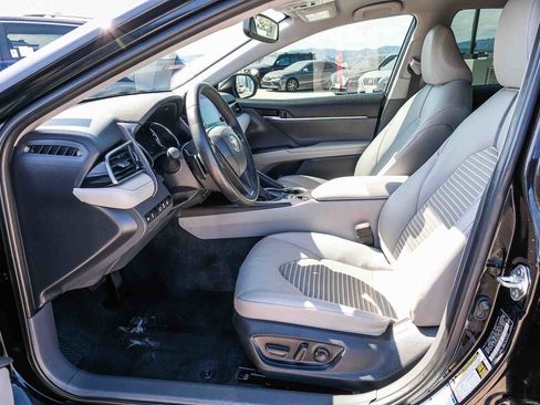 Used 2023 Toyota Camry SE w/ Cold Weather Package AWD/4WD image 19
