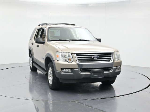 Used 2006 Ford Explorer XLT AWD/4WD image 4