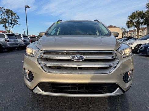 Used 2018 Ford Escape SEL image 3