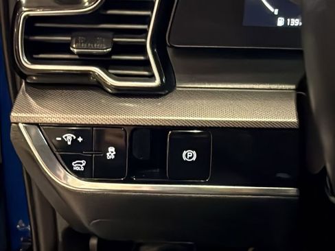 Used 2023 Kia Sportage SX image 34