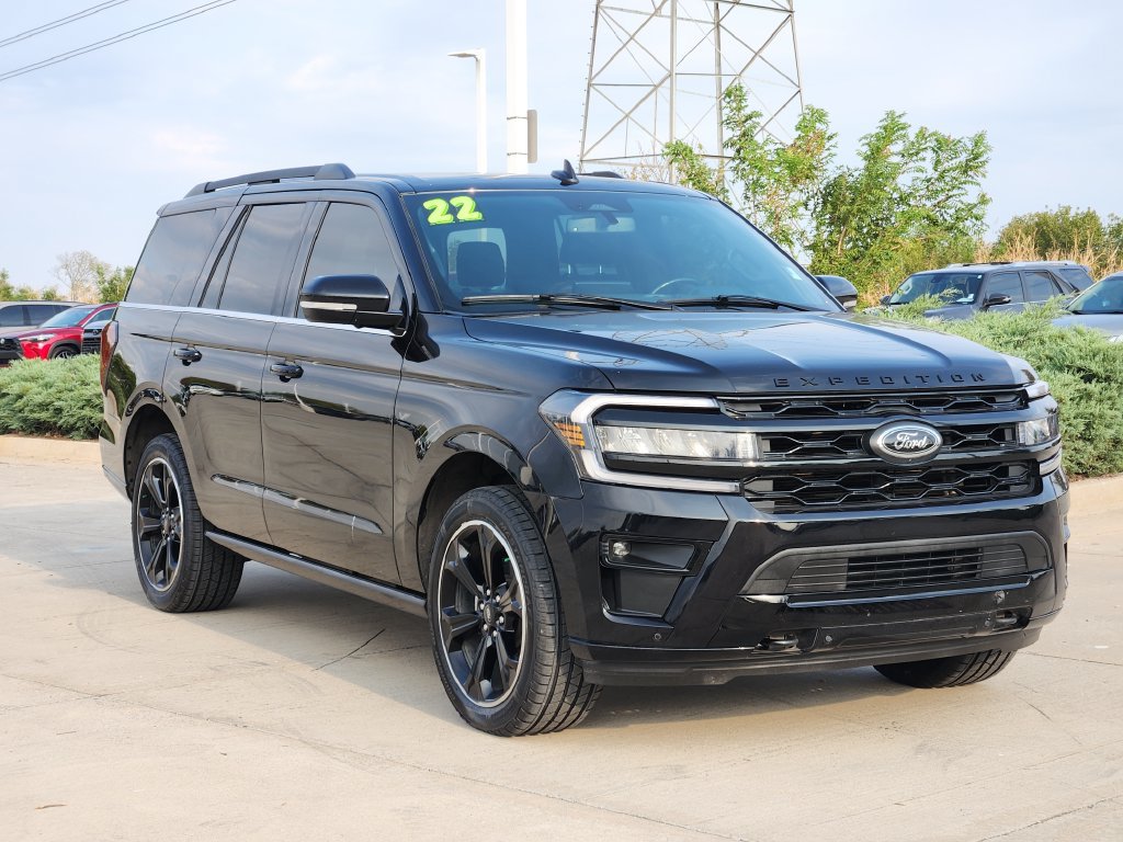 Used 2022 Ford Expedition Limited AWD/4WD image 3