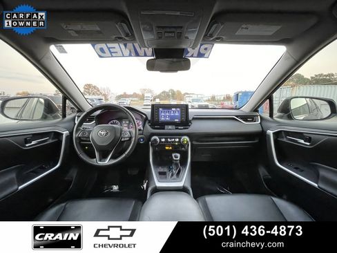 Used 2021 Toyota RAV4 XLE Premium image 30