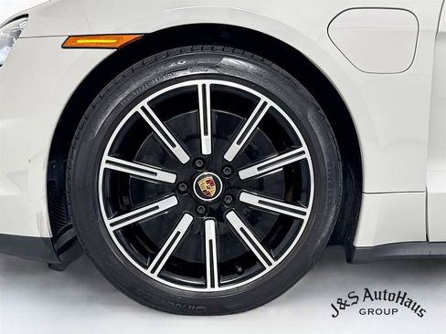 Used 2021 Porsche Taycan image 38