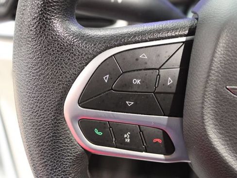 Used 2021 Chrysler Voyager Lxi FWD image 31