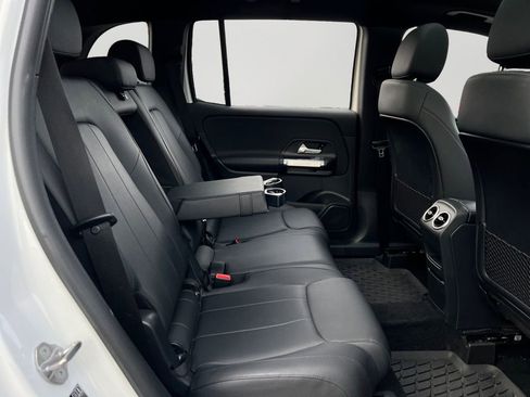 Used 2022 Mercedes-Benz GLB 250 4MATIC image 9