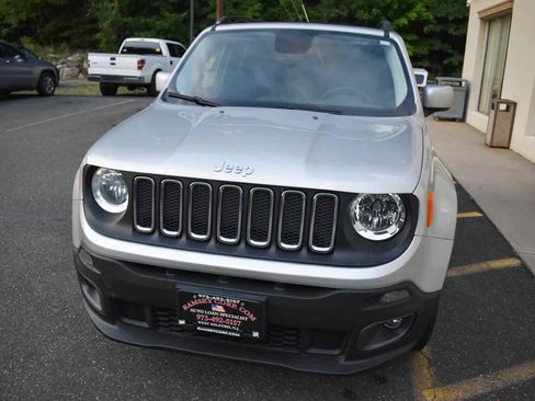 Used 2016 Jeep Renegade Latitude AWD/4WD image 6