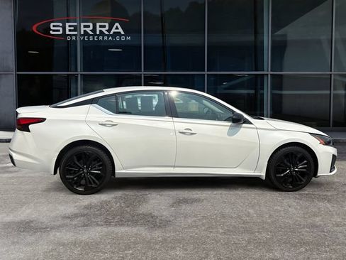 Used 2024 Nissan Altima 2.5 SR AWD/4WD image 6