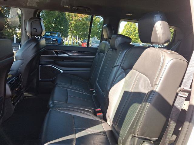 Certified 2024 Jeep Wagoneer 4WD image 20