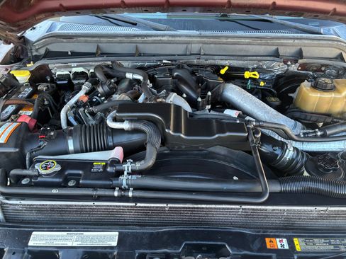 Used 2011 Ford F250 Lariat image 32