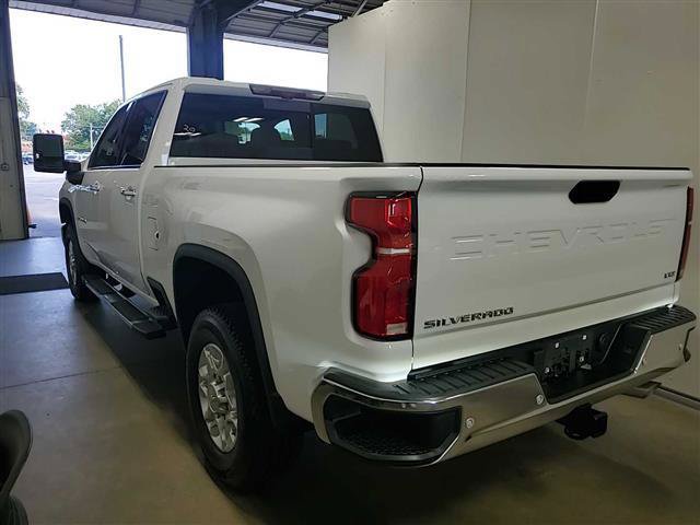 Used 2026 Chevrolet Silverado 2500 LTZ w/ LTZ Premium Package AWD/4WD image 4