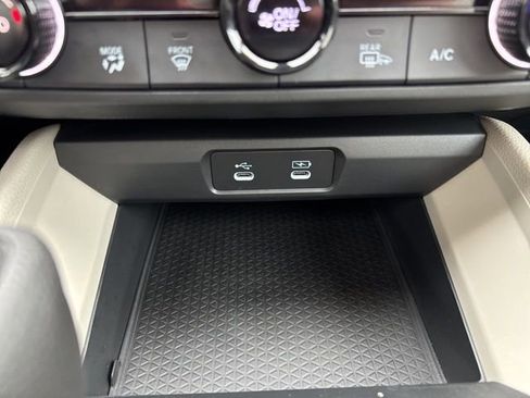 Used 2025 Honda Accord SE image 29