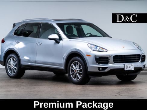 Used 2016 Porsche Cayenne AWD/4WD image 1