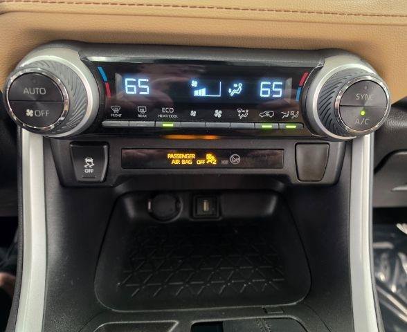 Used 2021 Toyota RAV4 XLE w/ Convenience Package AWD/4WD image 20