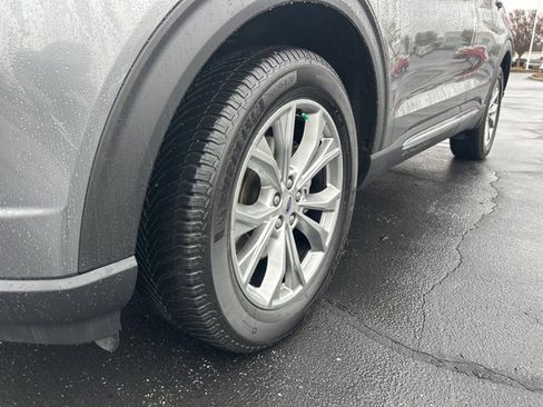 Used 2021 Ford Explorer Limited w/ Equipment Group 301A image 12