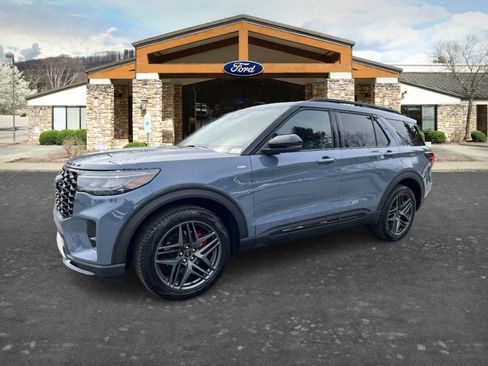 Used 2025 Ford Explorer ST-Line w/ Premium Package image 1