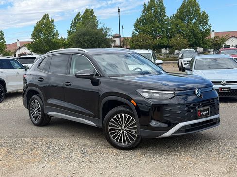 New 2026 Volkswagen Tiguan S AWD/4WD image 3