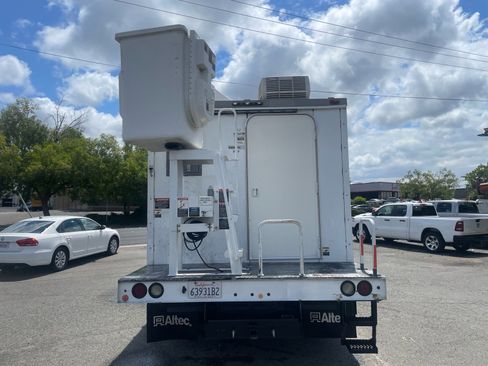 Used 2016 RAM 5500 Tradesman w/ Ambulance Prep Group RWD image 8