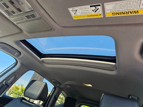 Used 2020 Honda CR-V Touring image 11