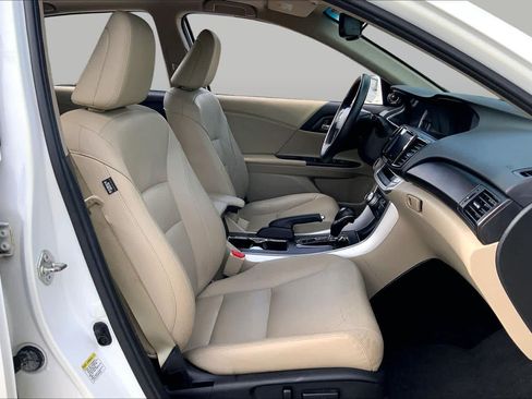Used 2015 Honda Accord EX-L image 9