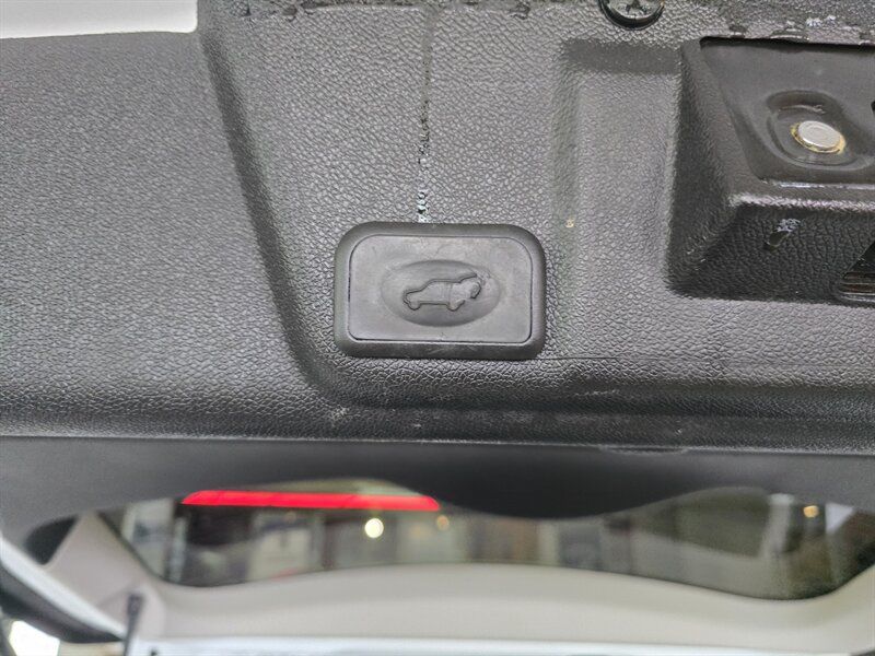 Used 2017 Buick Enclave Leather AWD/4WD image 36